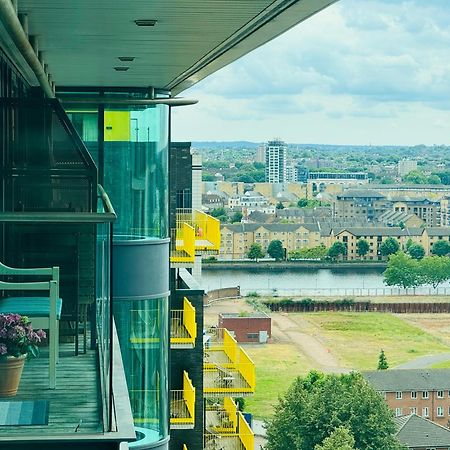 Modern 2Bed 2Bath Apartment Canary Wharf - Upto 5 Person London Eksteriør billede