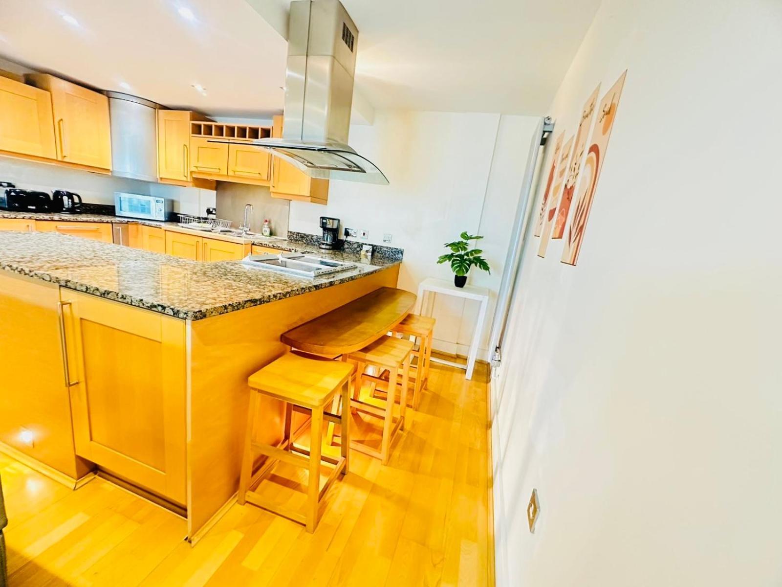 Modern 2Bed 2Bath Apartment Canary Wharf - Upto 5 Person London Eksteriør billede