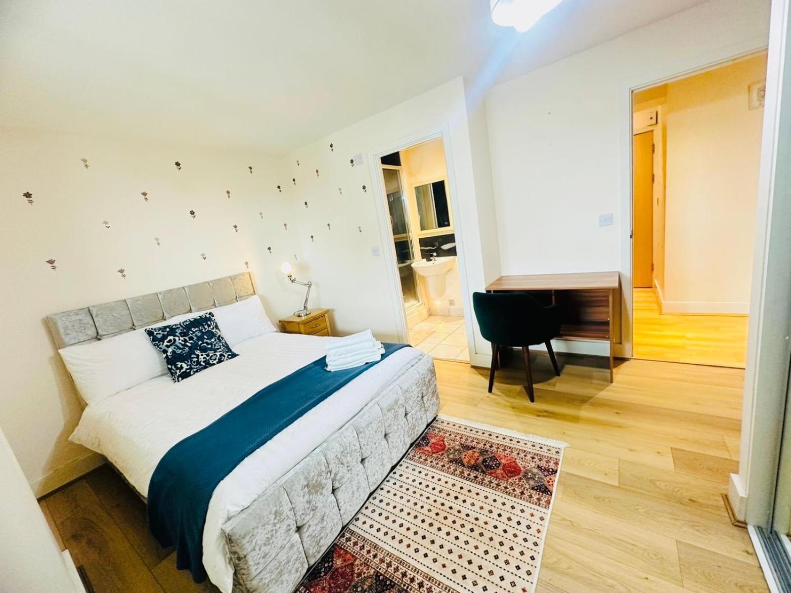 Modern 2Bed 2Bath Apartment Canary Wharf - Upto 5 Person London Eksteriør billede
