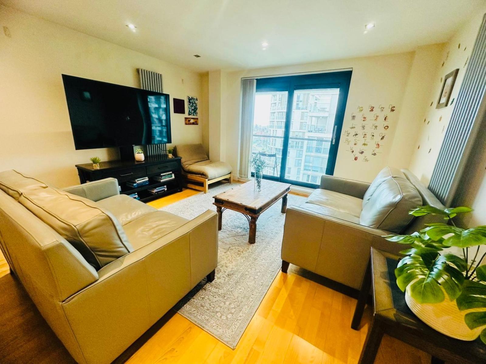 Modern 2Bed 2Bath Apartment Canary Wharf - Upto 5 Person London Eksteriør billede