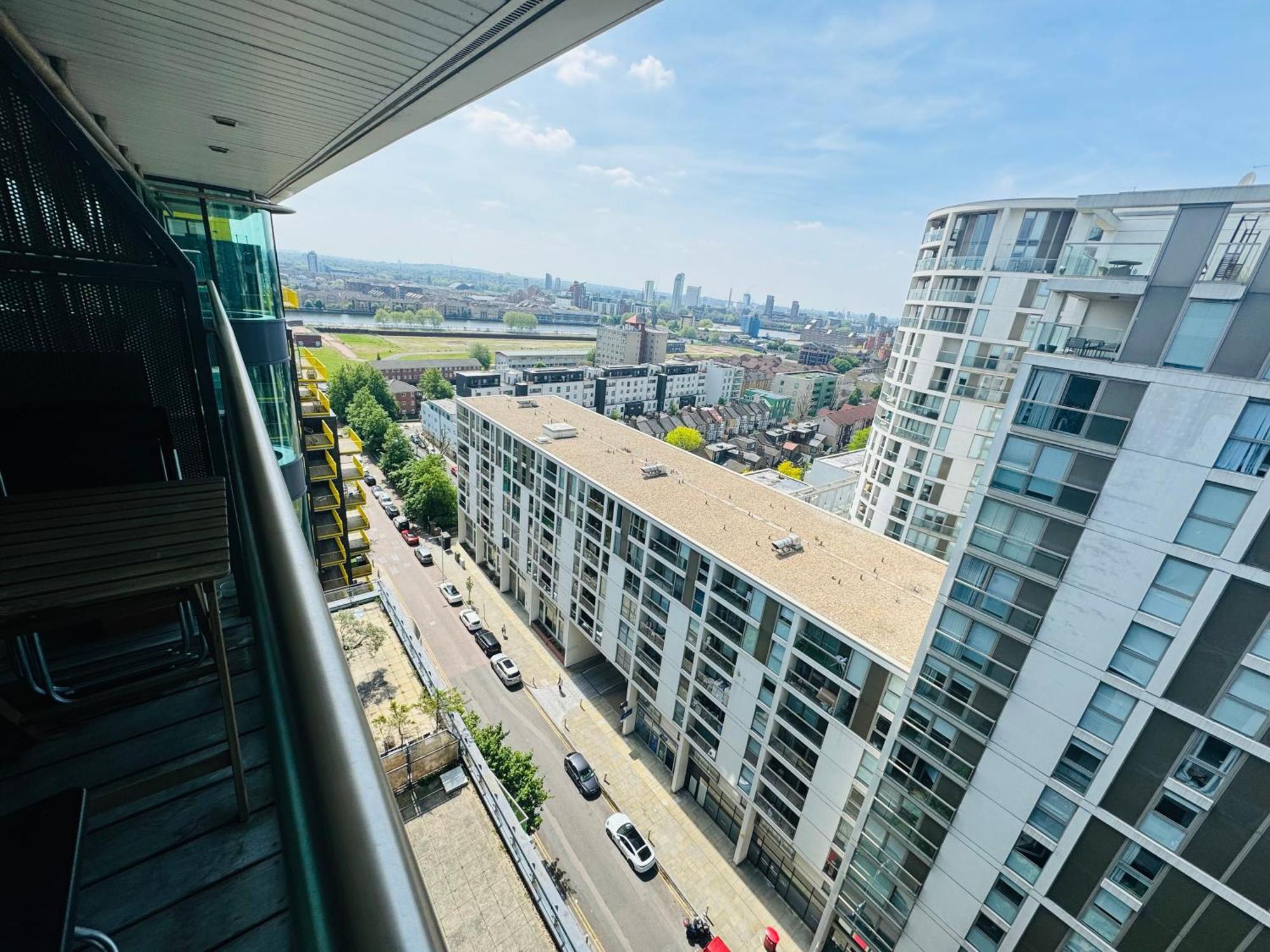 Modern 2Bed 2Bath Apartment Canary Wharf - Upto 5 Person London Eksteriør billede