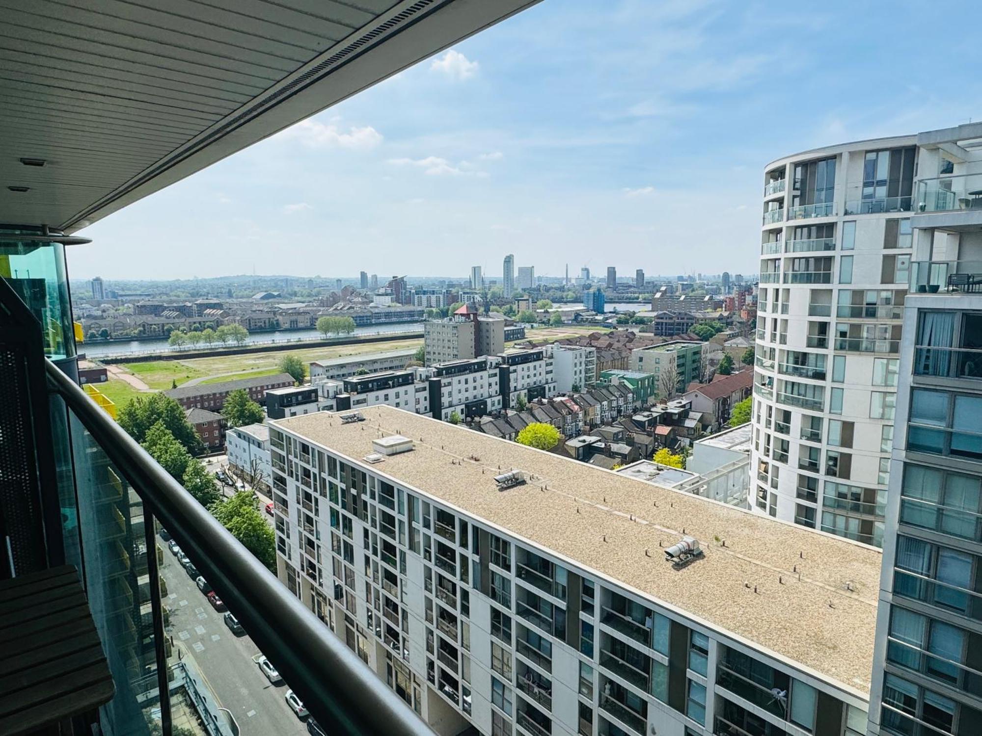 Modern 2Bed 2Bath Apartment Canary Wharf - Upto 5 Person London Eksteriør billede