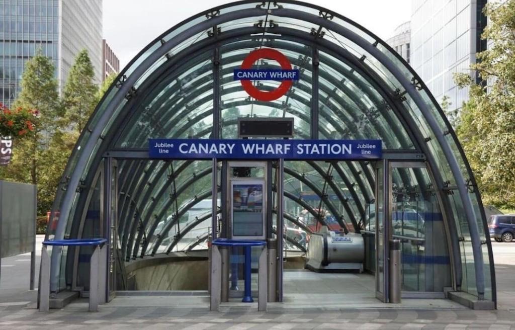Modern 2Bed 2Bath Apartment Canary Wharf - Upto 5 Person London Eksteriør billede