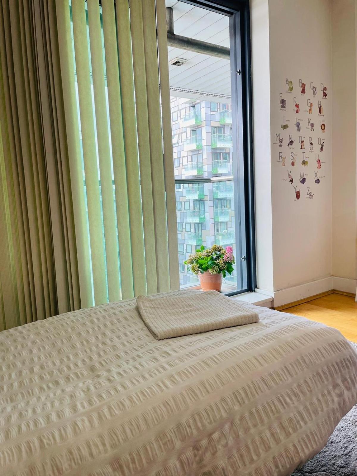 Modern 2Bed 2Bath Apartment Canary Wharf - Upto 5 Person London Eksteriør billede